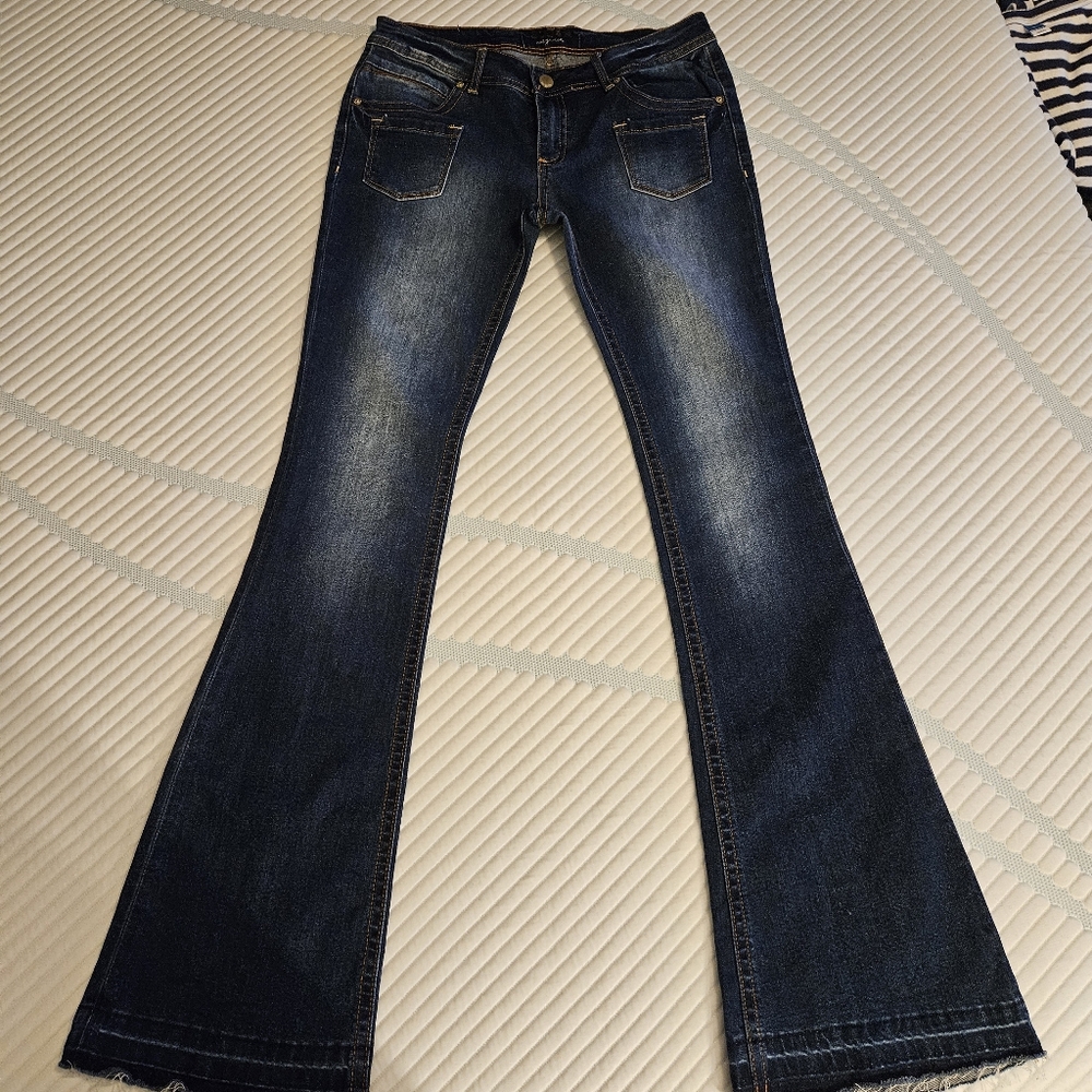 Juniors Sz 7/8 Bellbottom Jean